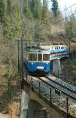 ABDe 8/8 mit einem Regionalzug zwischen Les Avants und Chamby am 5. April 2009