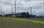 150 Jahre Emmentalbahn. 

Ed 3/4 51 der Bern-Schwarzenburg-Bahn mit einem Sonderzug nach Worb überraschte durchaus. Durch einen RE ausgebremst gab es in Trimstein eine zweite Chance, wobei diesmal eine Fotowolke überraschte. Mai 2025.