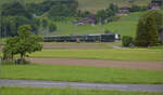 150 Jahre Emmentalbahn. 

141-R-1244 auf dem Rückweg von der grossen Emmentalrundfahrt anlässlich des Jubiläums. Stegmättli, Mai 2025.
