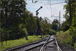 150 Jahre Tösstalbahn.

Blick aus Bäretswil auf die Strecke mit dem Formsignal, das in der ansonsten im Regelverkehr formsignalfreien ein museales Stück darstellt. September 2025.