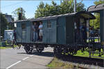 150 Jahre Tösstalbahn.

Der Packwagen F 405 wurde 1891 von der SIG an die SOB geliefert. Zum Jubiläum der Tösstalbahn ist der rüstige Rentner immer noch munter unterwegs im Museumszug mit E 3/3 401. Bäretswil, September 2025.