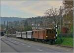 La DER de la Saison / Das Saison Ende der Blonay Chamby Bahn 2024 - Seit einigen Jahren zeigt die Blonay Chamby Bahn zum Saison Ende mit einem verdichteten Fahrplan noch einmal ihre herrlichen Fahrzeuge im Einsatz. Zum Abschluss des Tages gab es für meinen Geschmack des Höhepunkt des Saisonabschlussfeier: Die RhB Ge 4/4 N° 81 verlässt im letzten Sonnenlicht des Tages Blonay mit ihrem schmucken Zug nach Chaulin. 27. Oktober 2024