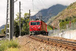 MGB Glacier-Express mit Lokomotive HGe4/4 II 102 auf der Zahnstange oberhalb Stalden. 30.August 2025 