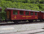 Der zweiachsige Personenwagen B 2204 der Dampfbahn Furka-Bergstrecke aus dem Jahr 1914 stammt ursprnglich von der Brig-Furka-Disentis-Bahn. Gletsch, Juli 2024.