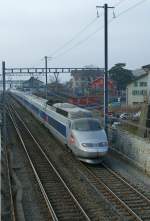 TGV Paris - Brig bei der Durchfahrt in Cully
17. Jan. 2009