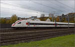 RABDe 500 014 'Max Frisch' und RABe 500 041 'William Barbey' in Dulliken. November 2025.