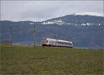 RABe 523 019 talwärts bei Arnex-sur-Orbe. Dezember 2025.