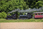 150 Jahre Emmentalbahn. 

E 3/3 853 der Jura-Simplon und Ed 3/3 3 'Langnau' der Emmentalbahn fahren mit ihrem Sonderzug entlang der Emme. Lyssach Schachen, Mai 2025.
