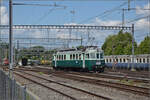 150 Jahre Emmentalbahn.

Der Wellensittich Be 4/4 761 auf dem Weg zum nahegelegenen Depot Oberdorf. Burgdorf, Mai 2025.

Als Ce 4/4 bei der BN in Betrieb genommen, hatte der Triebwagen eigentlich eher die Funktion einer bestuhlten Lok. Wenig Bahnsteig, geringe Achslast und internationale Züge die Rampen hoch nach Le Locle oder Les Verrières standen im Lastenheft. So war dann die Kategorie der Hochleistungstriebwagen geboren, bei der dann größere Serien bei SBB und SOB folgten, auch die Jubilarin EBT schloss sich an. 