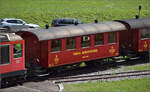 Der zweiachsige Personenwagen B 2204 der Dampfbahn Furka-Bergstrecke aus dem Jahr 1914 stammt ursprnglich von der Brig-Furka-Disentis-Bahn. Oberwald, August 2025.