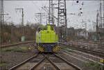 Ruhrpottsprinter 92 82 000 1502-4 L-RCCDE durcheilt Duisburg. Die Lok war urspr�nglich an die CFL vermietet und hat seither eine luxemburgische Identit�t, die sie auch noch unter ihrem neuesten Mieter RCC beh�lt. Februar 2026.