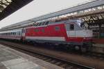 Am 19 September 2020 ist ZSSK 350 018 mit EC 'HUNGARIA' aus BUdapest-Keleti und BRatislava in Praha hl.n. eingetroffen. Hier wechelt der Zug nach Hamburg-Altona Richtung und damit auch Lok.