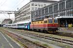 HZ 1142 012 stand mit einen intercity in zagreb g.k.09.05.25