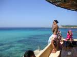 bekommt man hier nicht fernweh? kristallklares Meer,leichte Brise, die Sonne scheint und leise Chillout-Music aus den Boxen...da schaut man gern bers Meer, lt die Seele baumeln..... kleine Chillout-bar direkt in der Bucht Cala Conta
auf Ibiza. aufgenommen Juni 2008