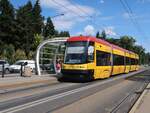 TW (Tramwaje Warszawskie sp. z o.o.) Strassenbahn 3183 Pesa 120Na Baujahr 2011. Aleja „Solidarności” Haltestelle Park Praski  Warschau, Polen 22-08-2025.

TW (Tramwaje Warszawskie sp. z o.o.) tram 3183 Pesa 120Na bouwjaar 2011. Aleja „Solidarności” tramhalte Park Praski  Warschau, Polen 22-08-2025.