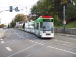 Doppeltraktion Niederflurwagen am Stadtparkkopf auf der Fahrt Richtung Sden (Melchendorf-Windischholzhausen), Erfurt Oktober 2009
