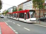 Combino Tw 651 der EVAG fhrt in der Magdeburger Allee stadteinwrts, Erfurt Oktober 2009