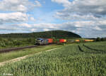 7383 425-6  modility  mit einem Containerzug in Richtung Ansbach bei Treuchtlingen. 28.05.24