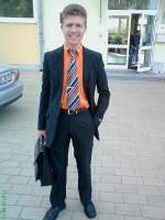 So sieht der Herr Mller aus dem Spreewald aus, wenn hierzulande Zeugnisse vergeben werden... (Nur muss man sich jetzt noch eine Brille dazudenken, wie auf dem anderen Bild ja zu sehen ist)