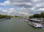 Seine mit Passagierschiffe 02-05-2008.