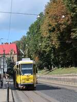 LKP (Львівське комунальне підприємство) LET (Lviv Elektro Trans) Strassenbahn 1193 Tatra KT4D Baujahr 1982 ex-BVG Berlin 6034, Vul. Pidvalna Lviv, Ukraine 20-08-2025.

LKP (Львівське комунальне підприємство) LET (Lviv Elektro Trans) tram 1193 Tatra KT4D bouwjaar 1982 ex-BVG Berlin 6034, Vul. Pidvalna Lviv, Oekraine 20-08-2025.