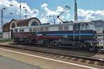 Floyd 450 004 steht am 6 Mai 2016 in Budapest Keleti. Sie war bis 2013 eine British rail/Freightliner Class 86.
