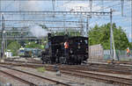 150 Jahre Emmentalbahn.

E 3/3 853 der Jura-Simplon und Ed 3/3 3 'Langnau' der Emmentalbahn rangieren im Bahnhof Burgdorf. Mai 2025.