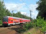 RB 14 nach Senftenberg, mit einem der wenigen Steuerwagen, die noch  Airport Express Schnefeld  auf der Seite tragen | 13.08.